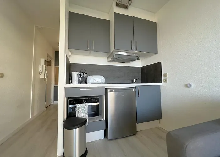 En Bord De Avec Accès Direct à La Et Parking Sécurisé - Fr-1-474-288